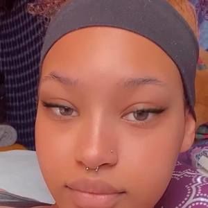 Meet your Posher, Jaysa